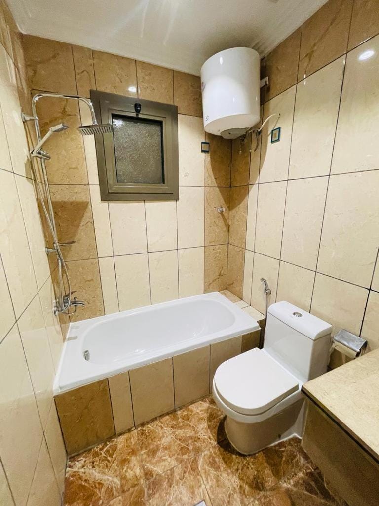 Shower, Toilet, Bath, towels