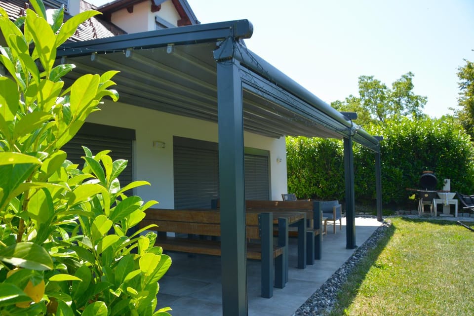 Property building, Spring, Day, Garden, Garden view