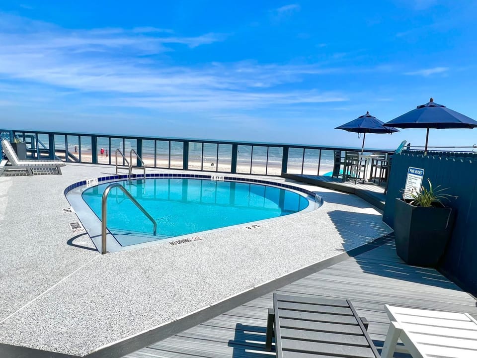 Beach Happy - Ocean View at Symphony Beach Club House in Ormond Beach