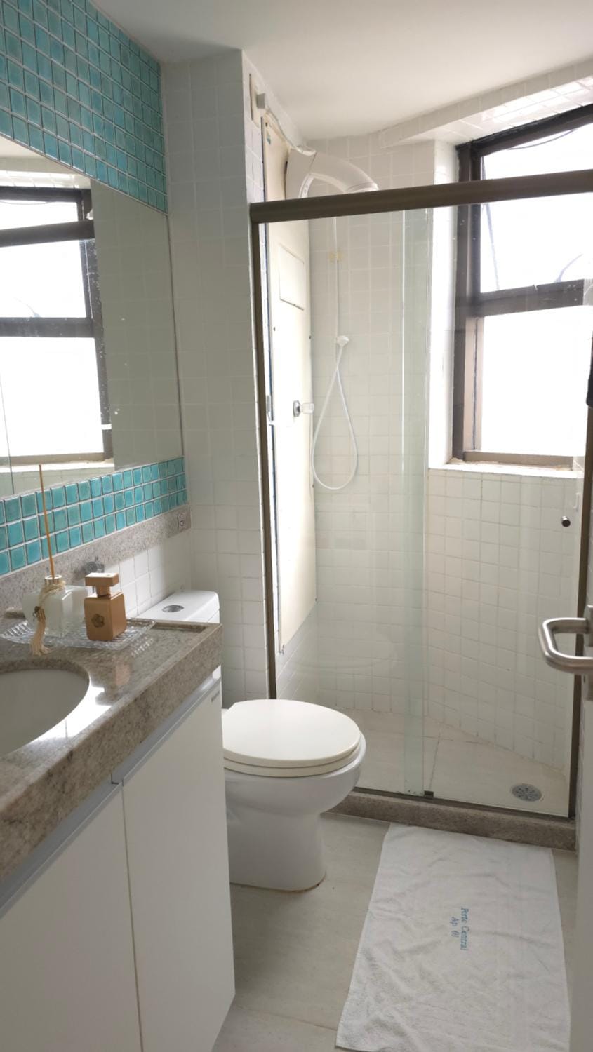 Shower, Toilet, Bathroom, towels