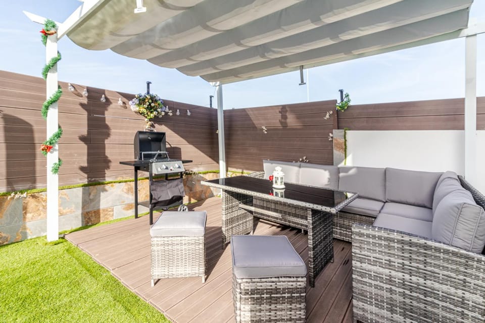 Patio, BBQ facilities, Garden, Dining area