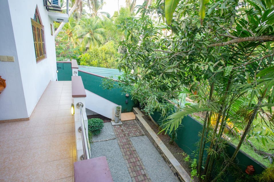 Balcony/Terrace, Garden view