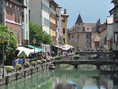 55 m²/ Chez LÔrette/ 250m LAKE/ PRIVATE PARKING Apartment in Annecy