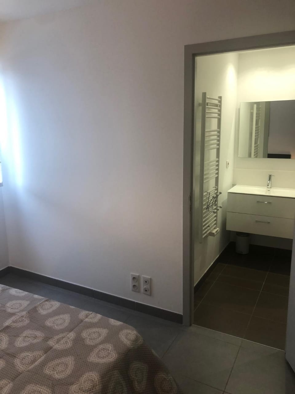 Bed, Bathroom, Bedroom, air conditioner