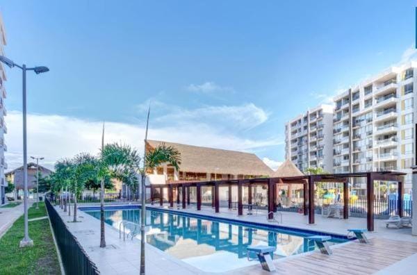 Swimming pool