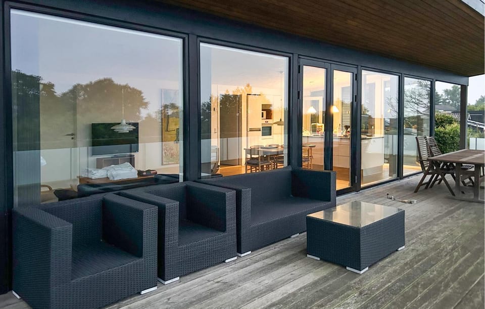 Property building, Balcony/Terrace