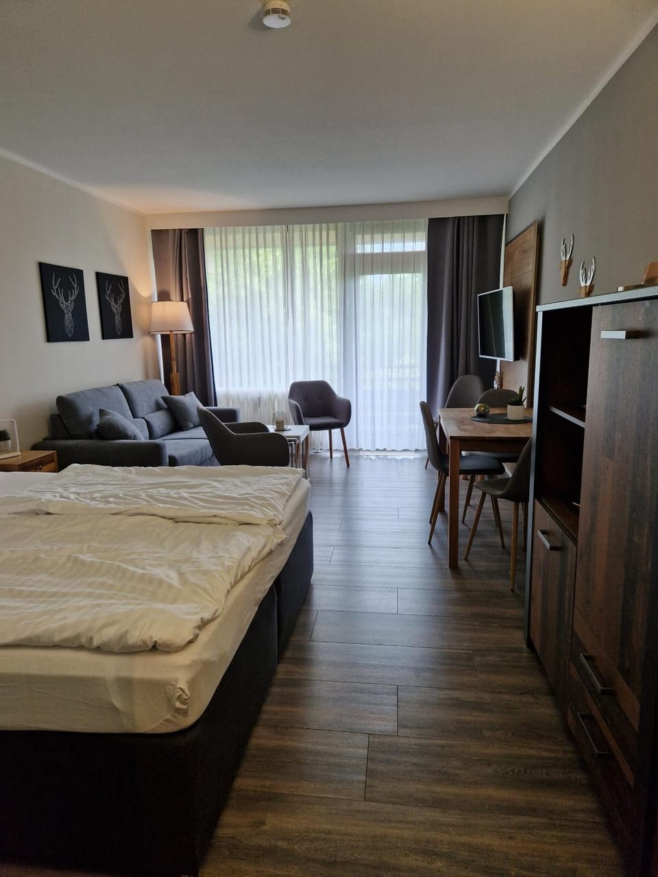 Photo of the whole room