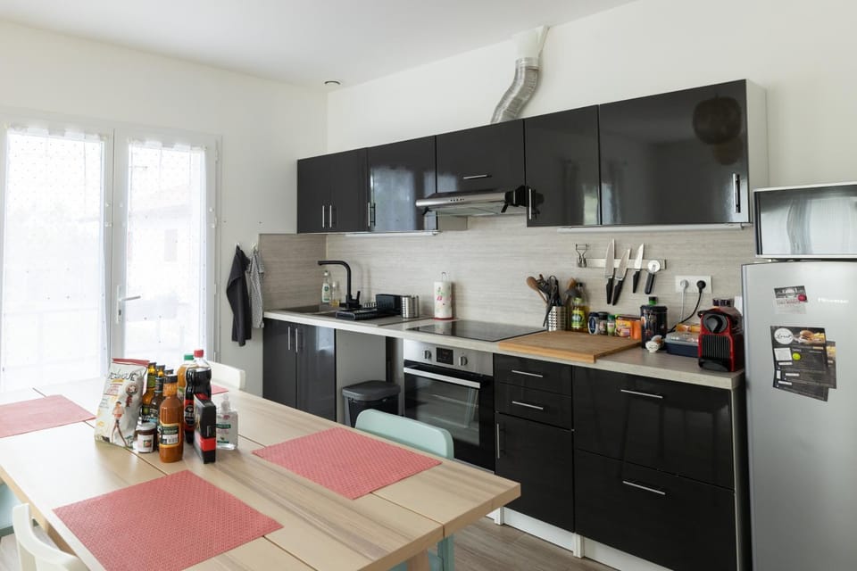 Coffee/tea facilities, Kitchen or kitchenette, Dining area, dishwasher, minibar, pet friendly, stove, toaster
