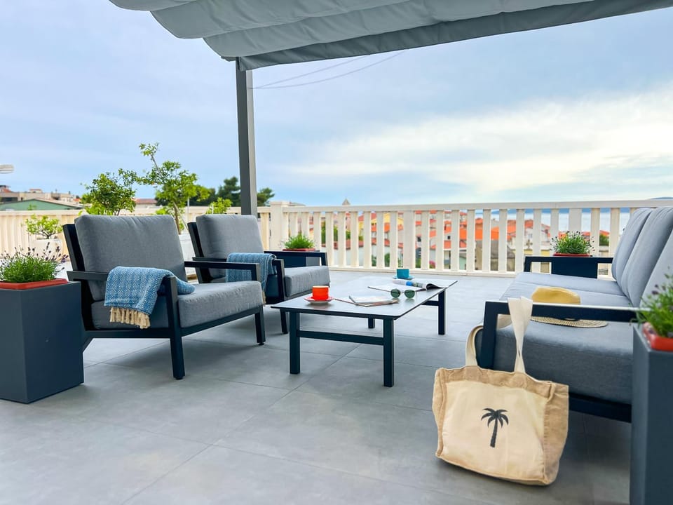 Patio, Day, View (from property/room), Balcony/Terrace, Seating area, Sea view