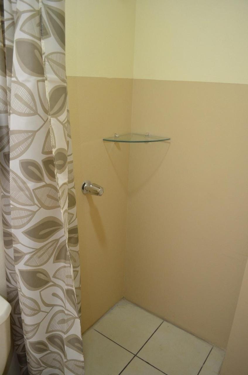 #3 Private room Close to Airport Apartment in Alajuela