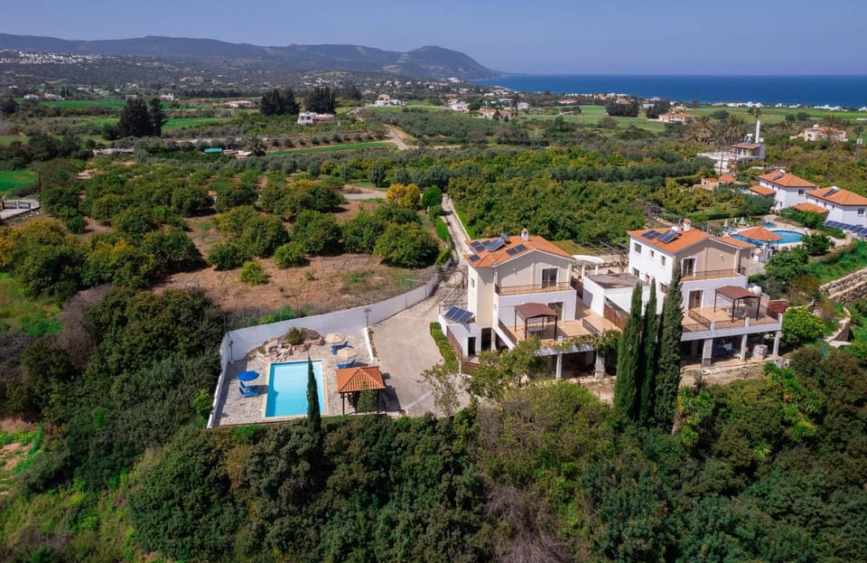 Property building, Day, Natural landscape, Bird's eye view, Mountain view, Pool view, Sea view, Swimming pool