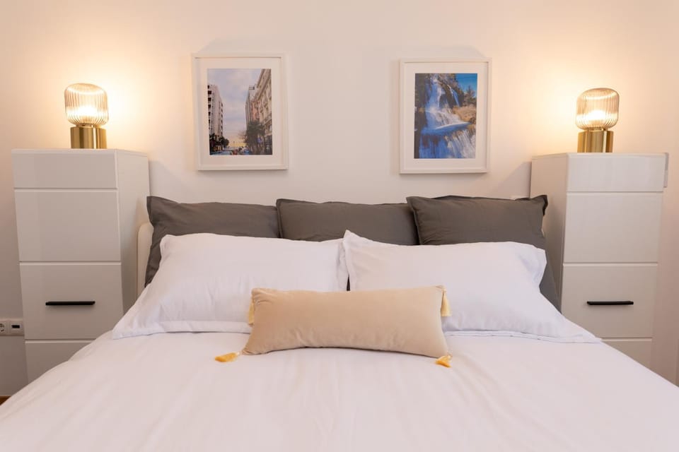 Bed, Decorative detail, Decorative detail, Bedroom