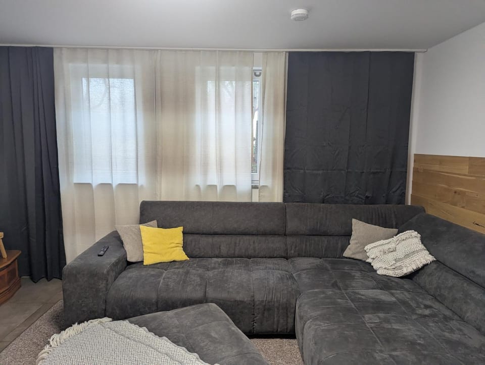 Meet & Greet am Radfernweg E-Bike modern Apartment in Erfurt