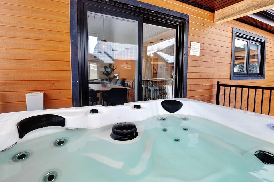 13 Chemin des Cascades Chalet in Quebec