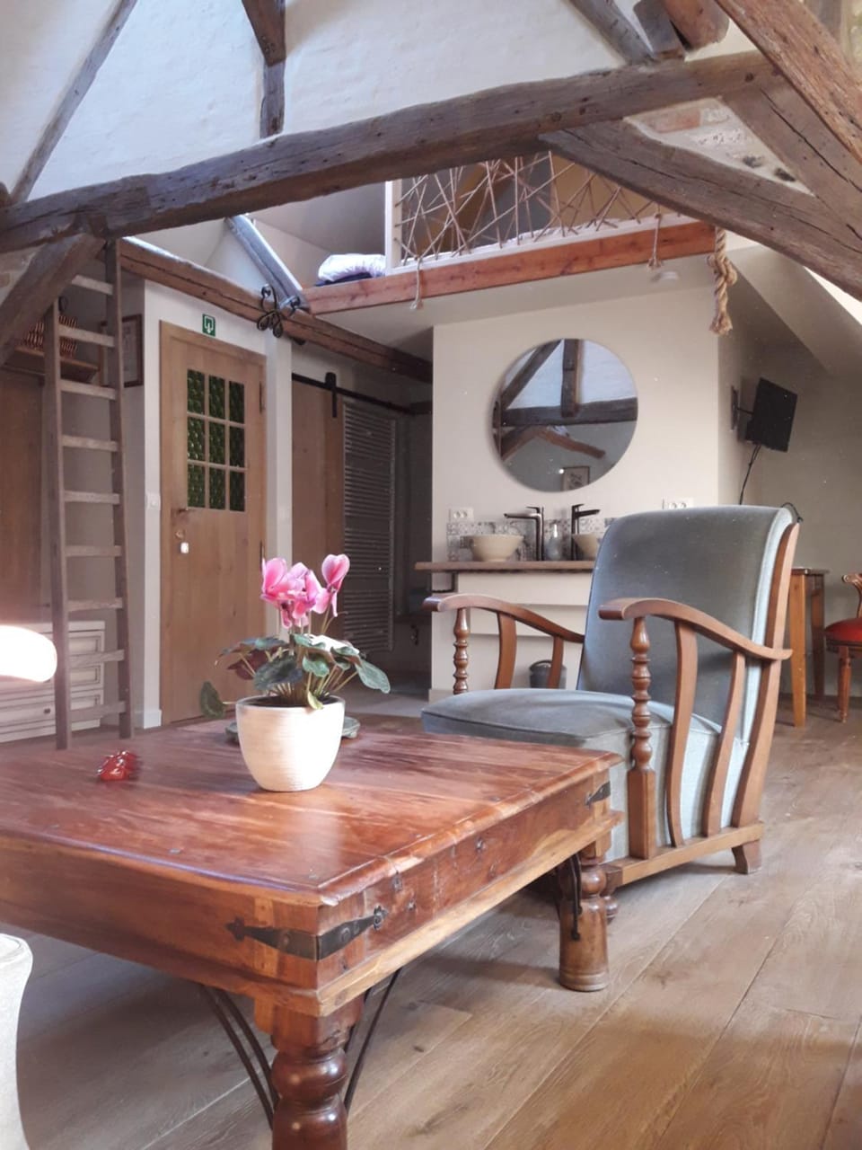 Property building, Seating area
