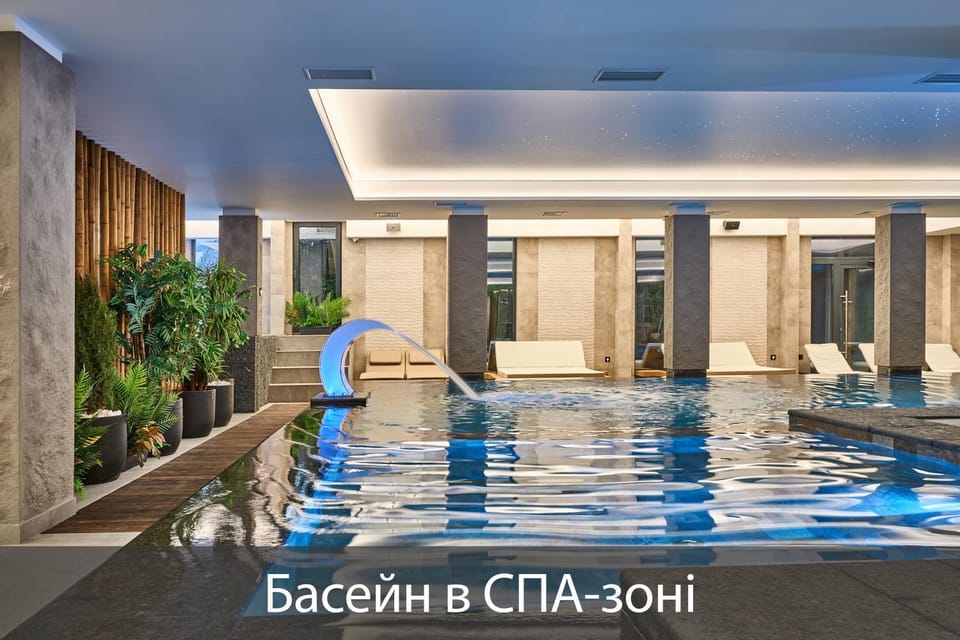 Pool view, Swimming pool