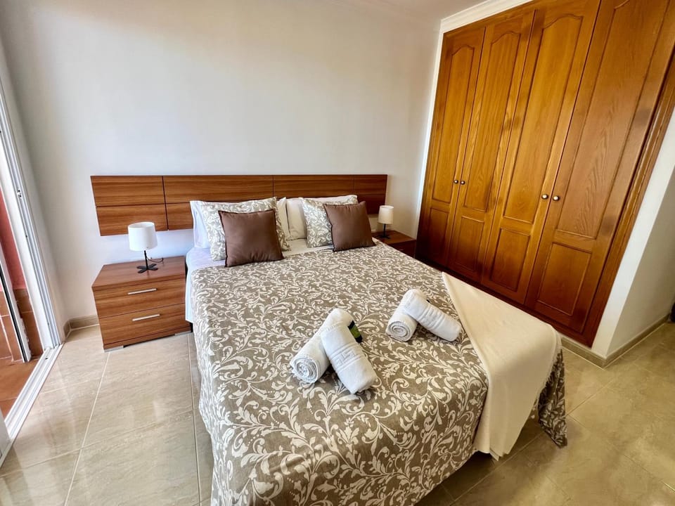 Bed, Photo of the whole room, Bedroom, towels, wardrobe