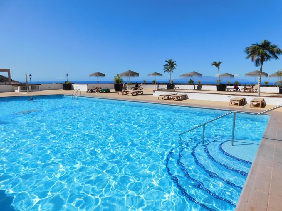 Day, Natural landscape, Beach, Pool view, Sea view, Swimming pool, sunbed