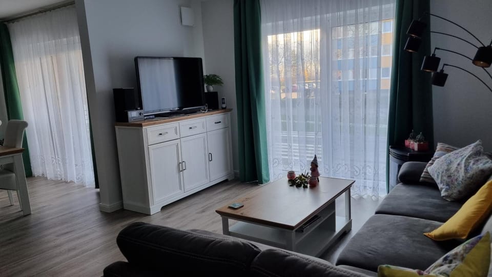 TV and multimedia, Living room, flat iron