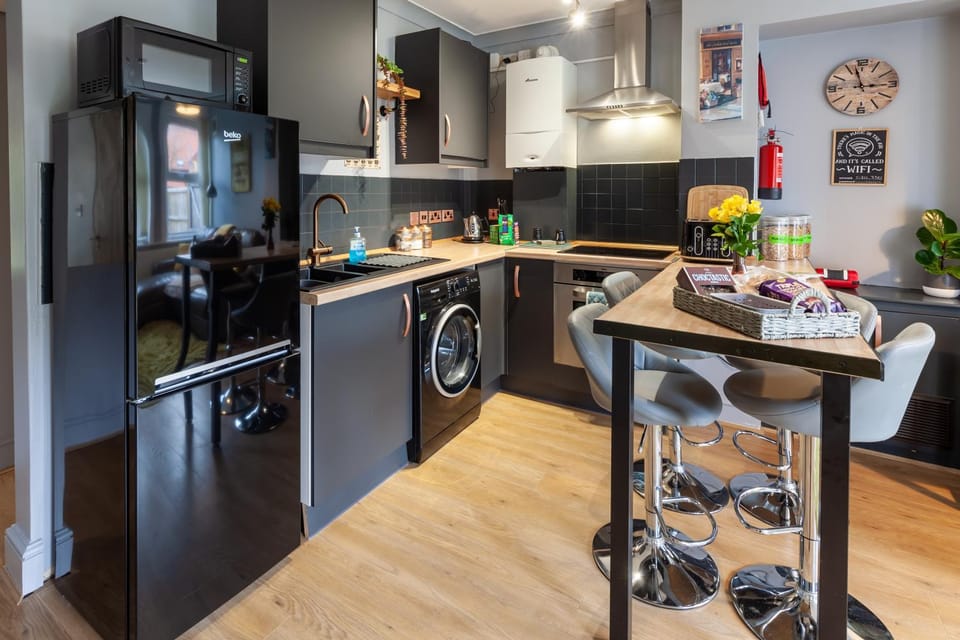 Kitchen or kitchenette, Dining area, toaster