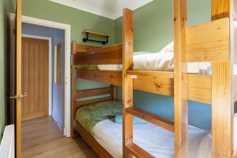 Photo of the whole room, Bedroom, bunk bed