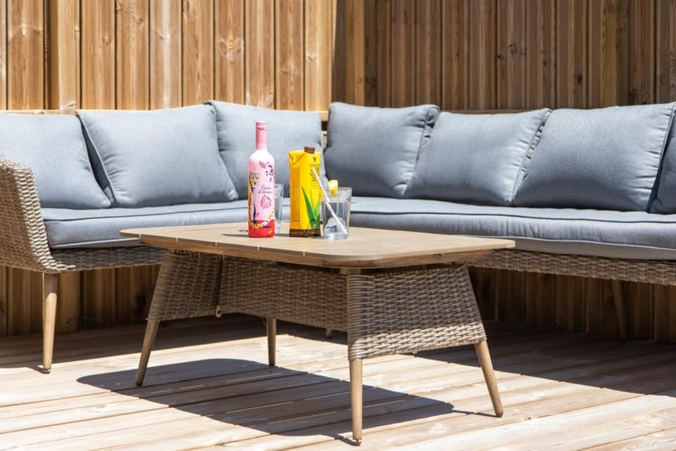 Patio, Day, Seating area