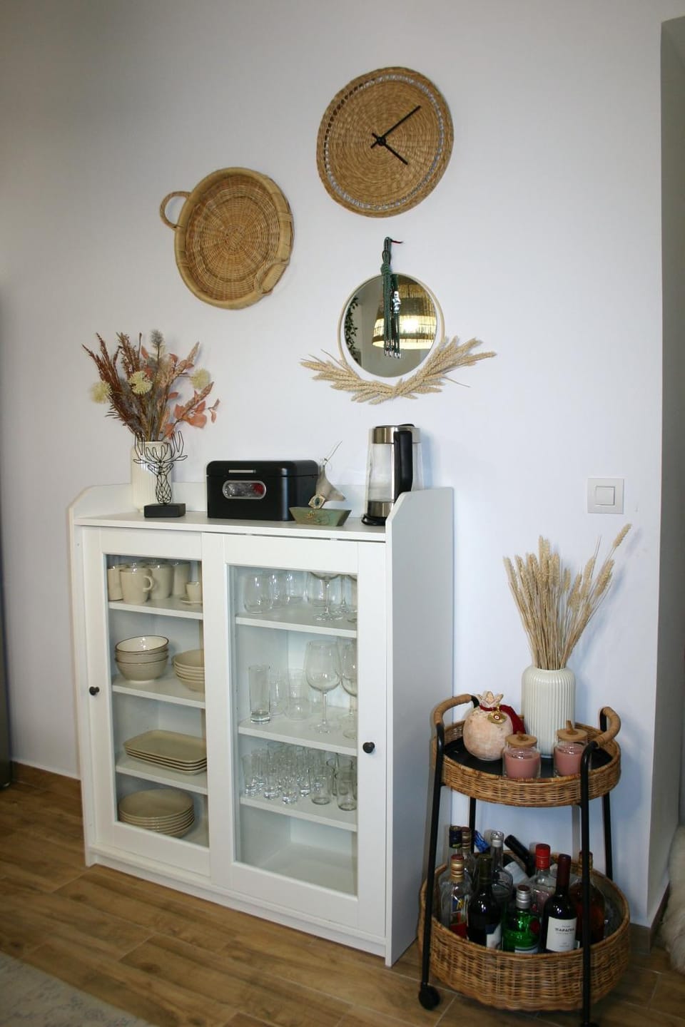 Coffee/tea facilities, Drinks, Alcoholic drinks