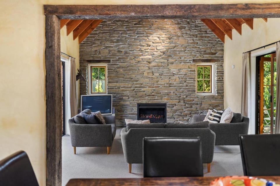 Maytime Cottage - Arrowtown Holiday Home House in Arrowtown