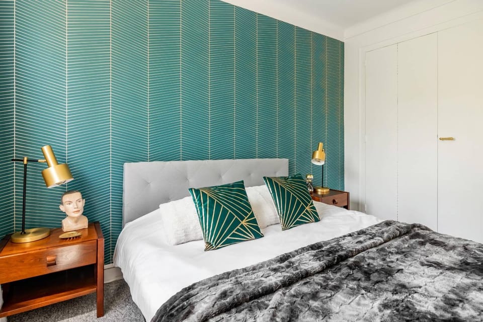 Bed, Photo of the whole room, Bedroom