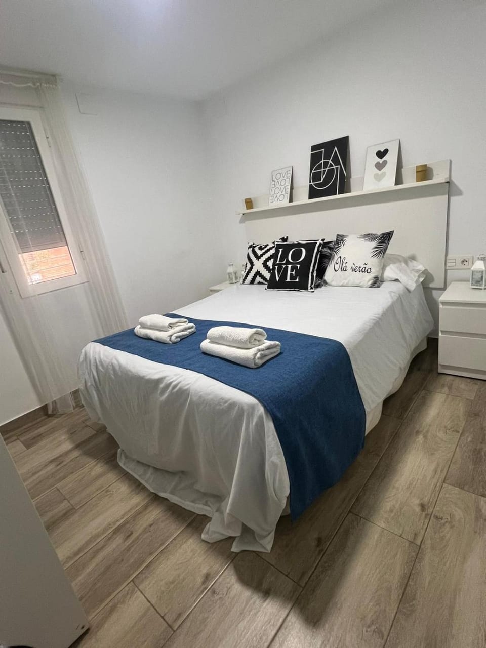Bed, Bedroom, flat iron, towels, towels, air conditioner, air conditioner