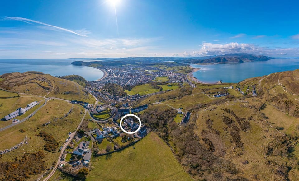 Natural landscape, Mountain view, Location