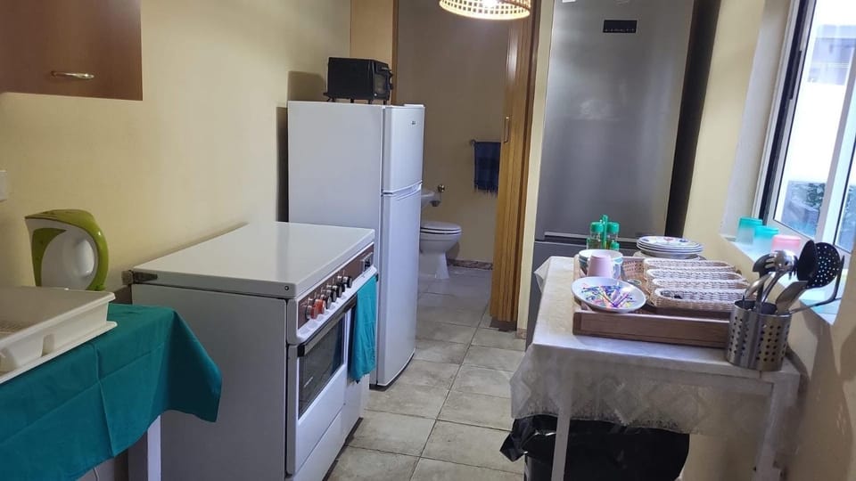Kitchen or kitchenette, oven