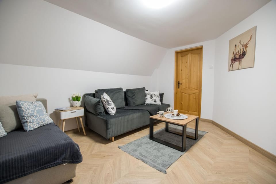 Communal lounge/ TV room, Living room, Seating area