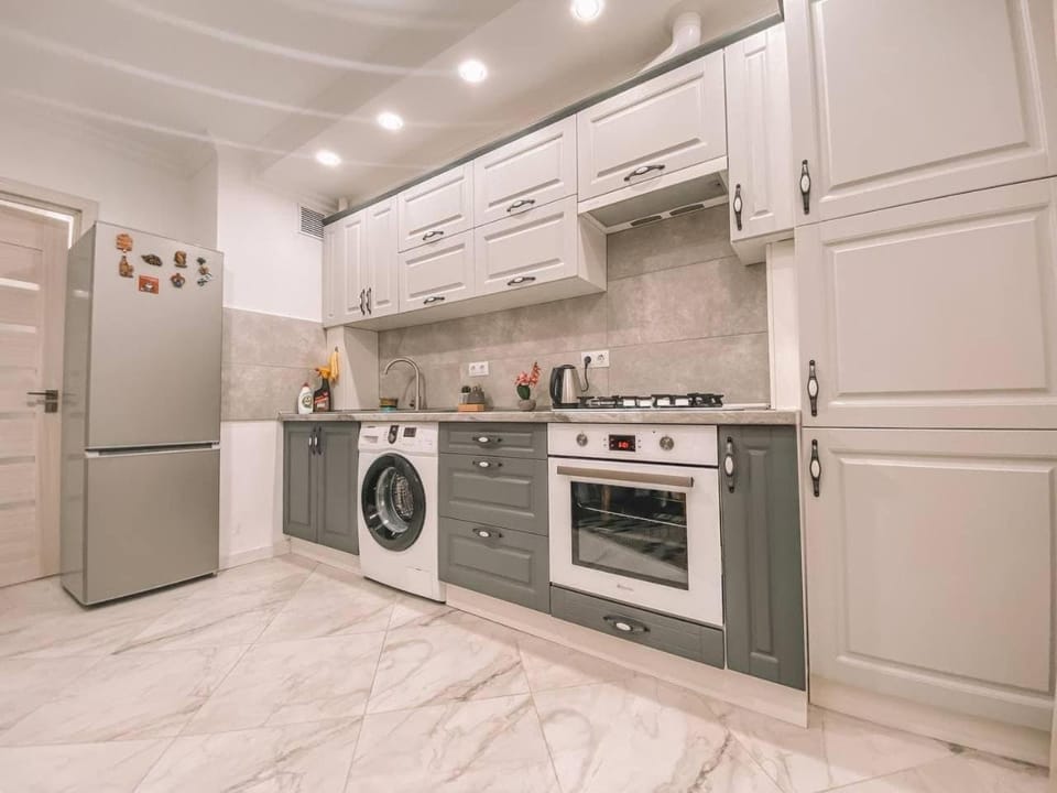 Kitchen or kitchenette, pet friendly, stove, washing machine