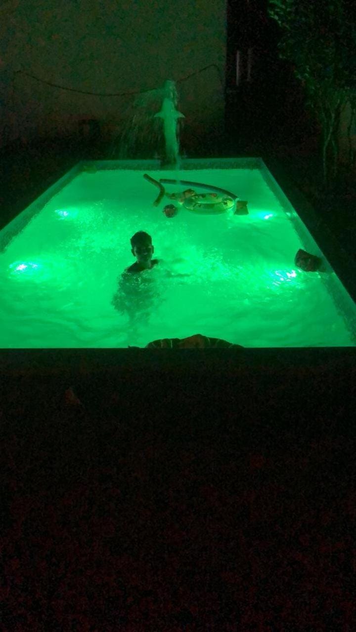 Swimming pool