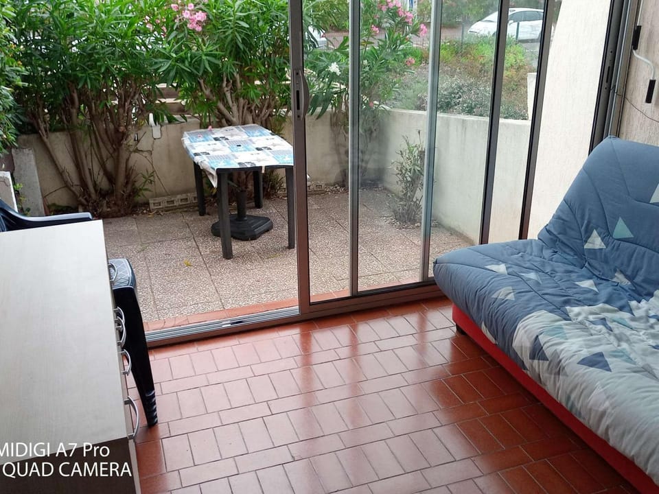 Studio cosy avec piscine et parking, 4 couchages, proche plage – Le Grau-du-Roi - FR-1-250-196 Apartment in Le Grau-du-Roi