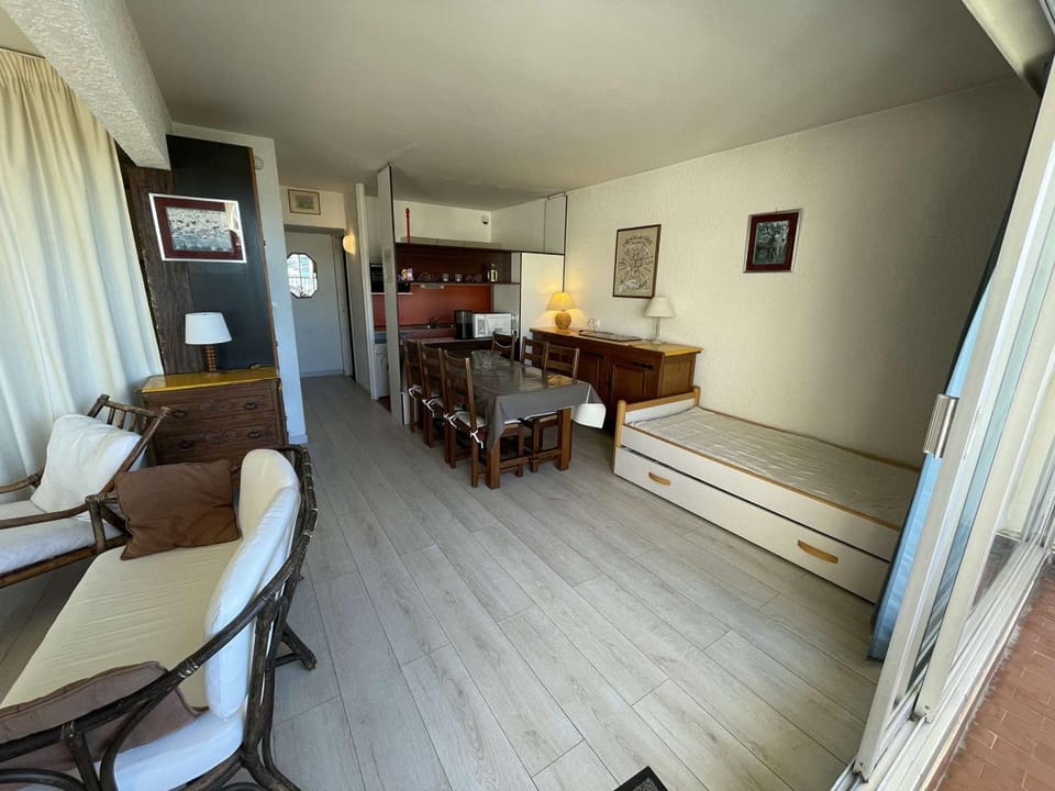 Studio cabine pour 4 avec piscine et parking à Port Camargue - FR-1-250-207 Cabin in Le Grau-du-Roi