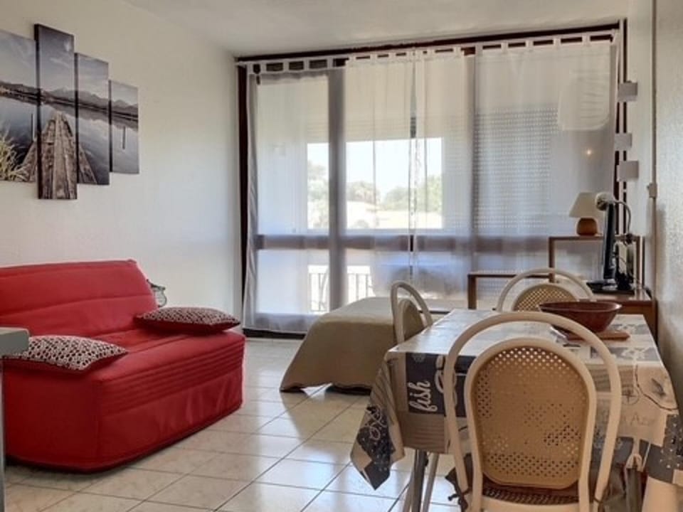 Appartement Climatisé avec Balcon, Animaux Admis - FR-1-503-128 Apartment in Balaruc-les-Bains