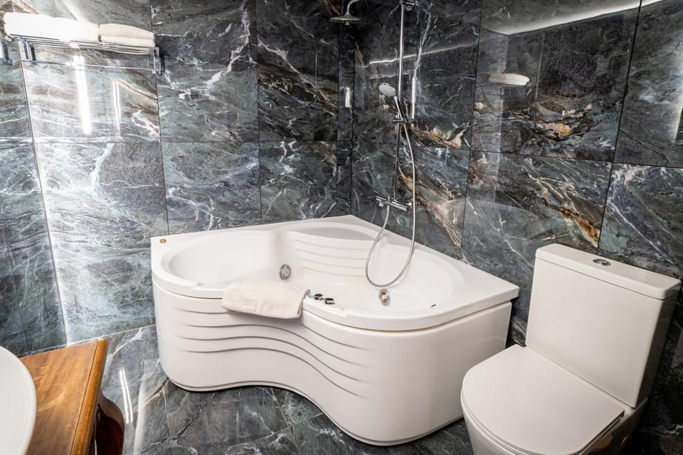 Hot Tub, Hot Tub, Bathroom, Bath