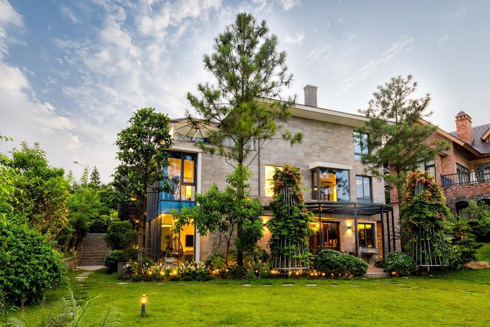 Property building, Bird's eye view, Garden
