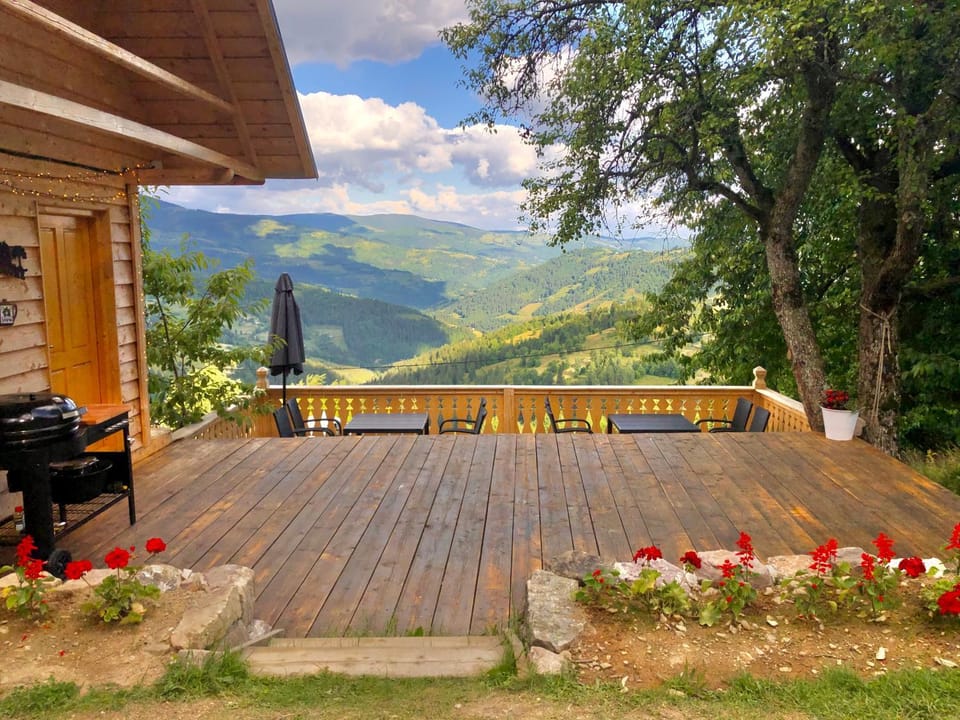 La noi la Munte Villa in Cluj County