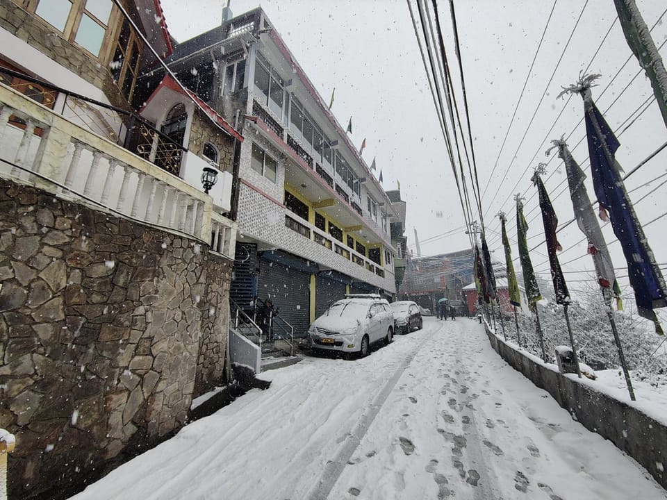 Property building, Facade/entrance, Winter