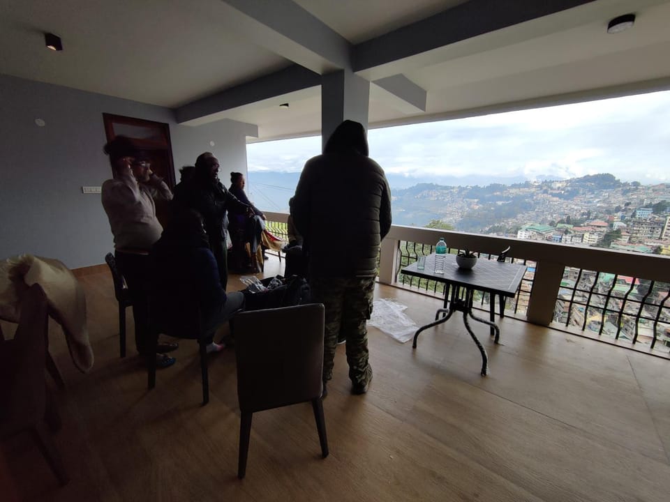 View (from property/room), Dining area, City view, Mountain view, Street view