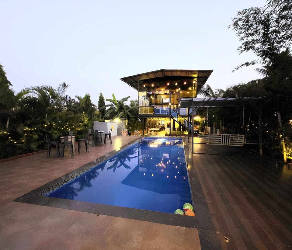 Pool view, Swimming pool