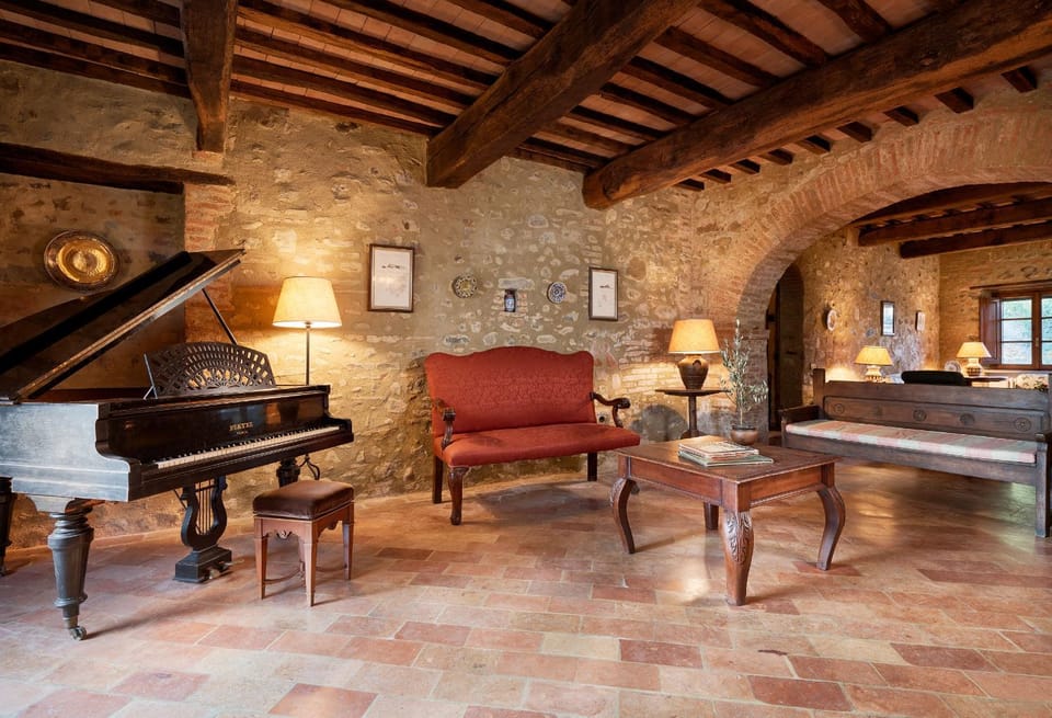 Living room, Seating area