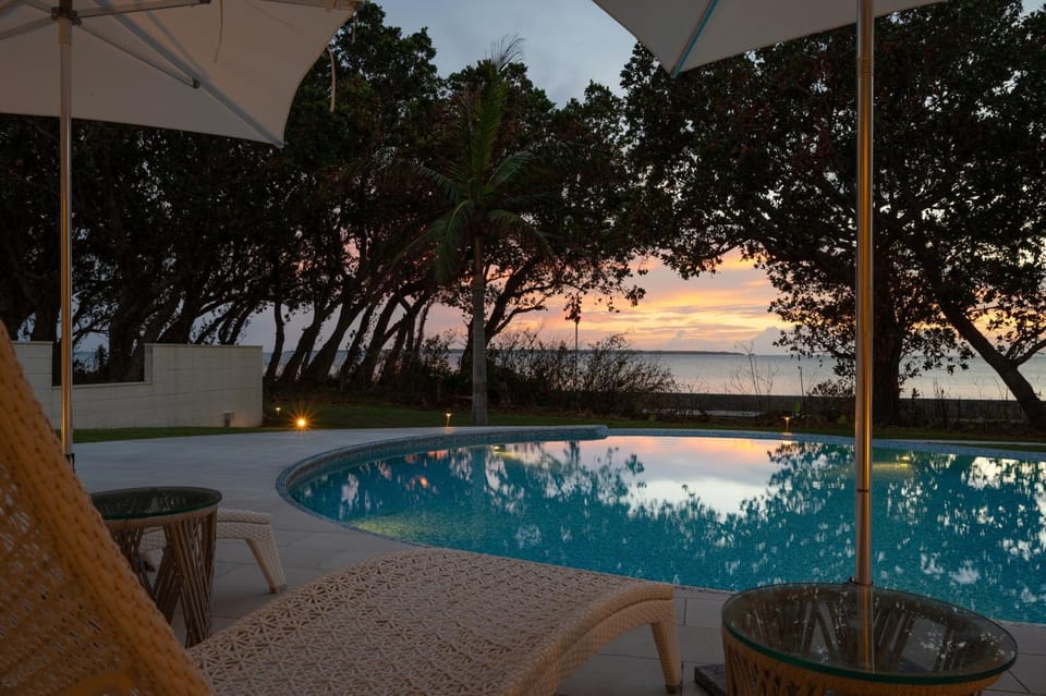 Pool view, Sea view, Swimming pool, Swimming pool, Sunset