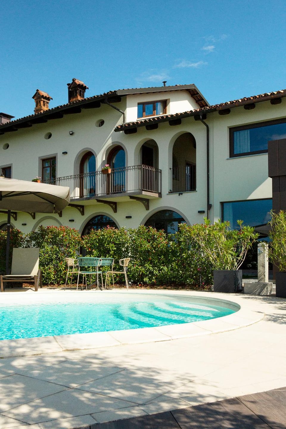 Property building, Swimming pool, Swimming pool