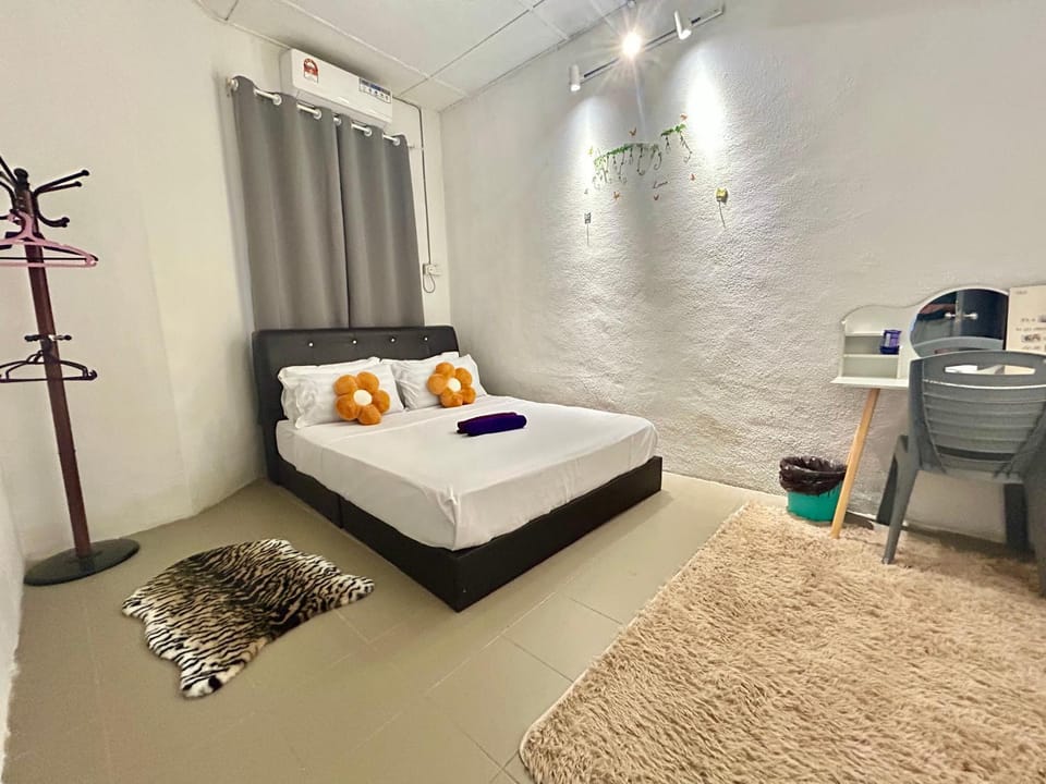Entire 33 Cozy House • 3 Bedroom @ Alma Bukit Mertajam House in Penang