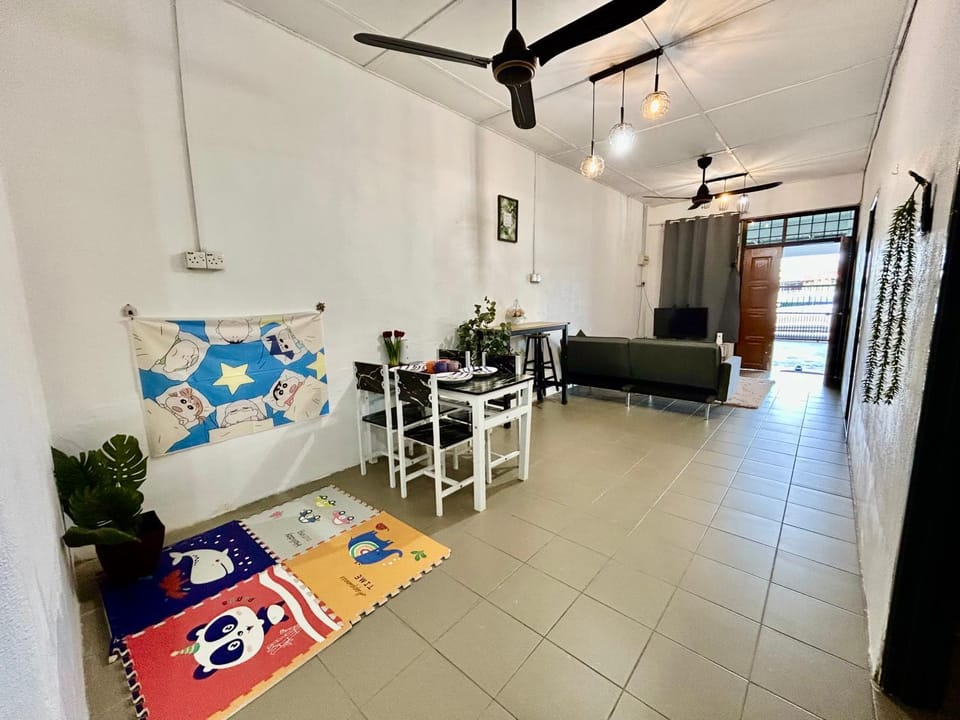 Entire 33 Cozy House • 3 Bedroom @ Alma Bukit Mertajam House in Penang