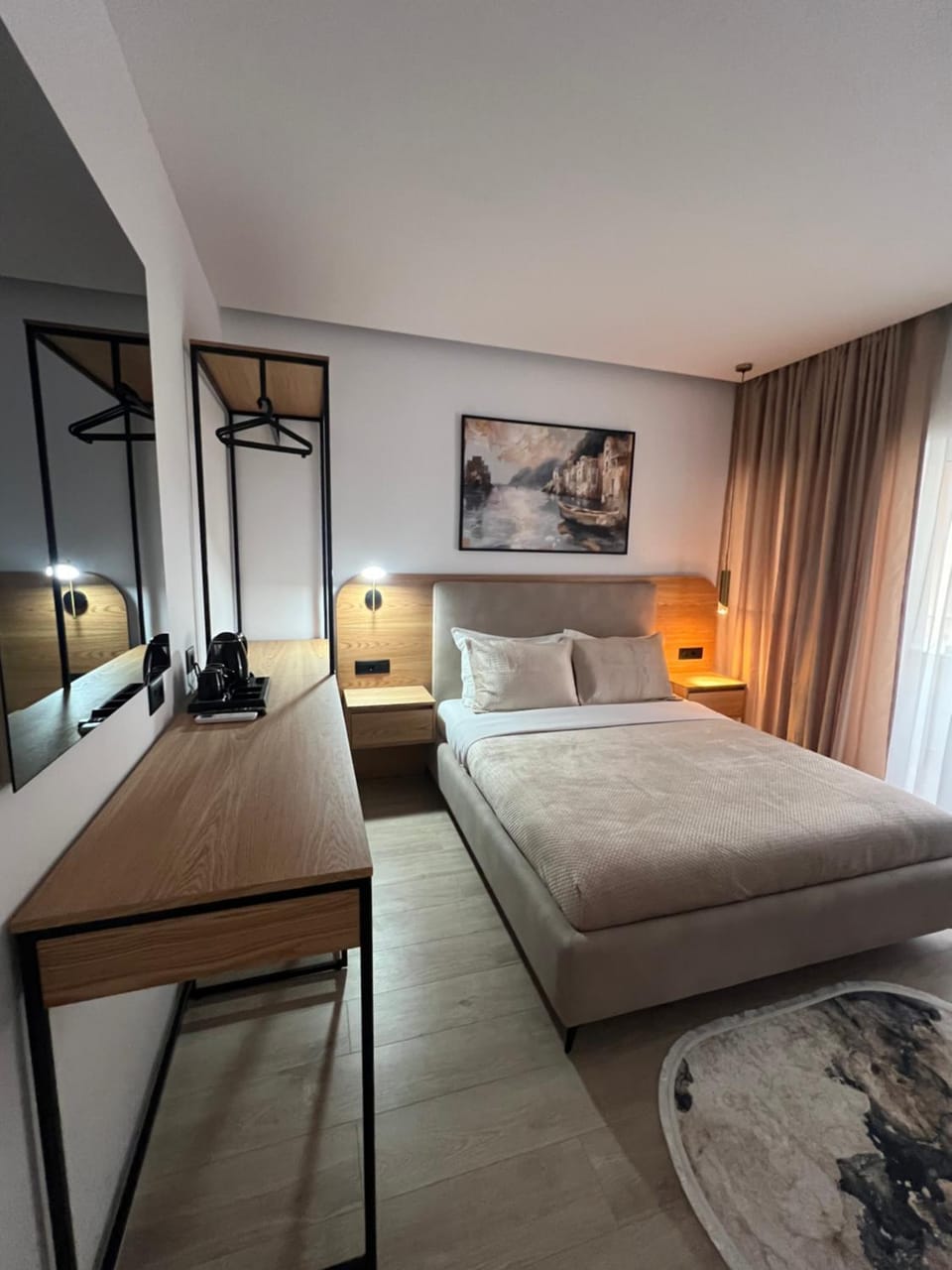 Bed, Photo of the whole room, Bedroom